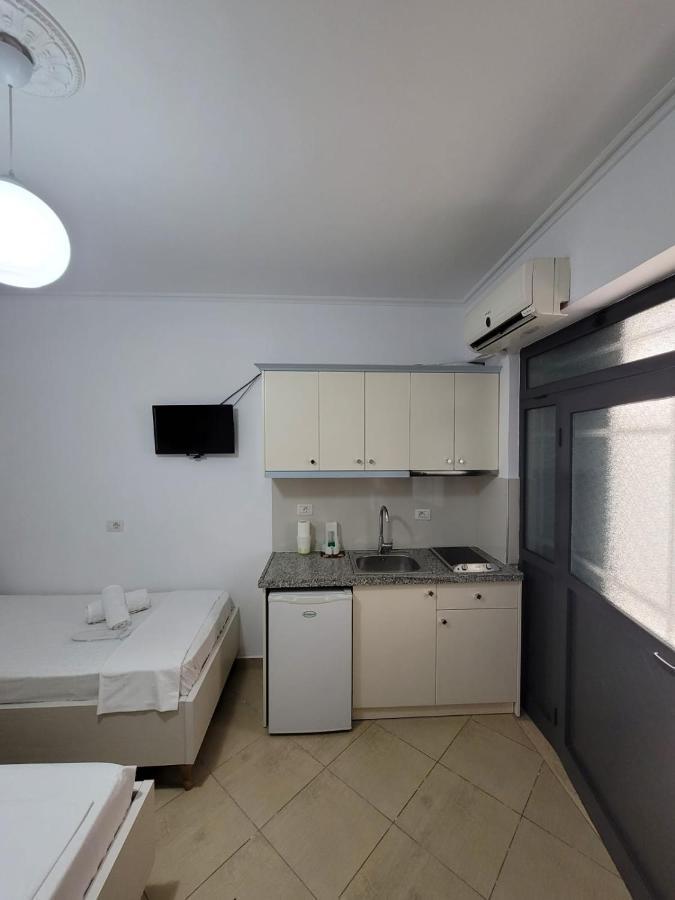 Amber Apartments ساراندا الغرفة الصورة