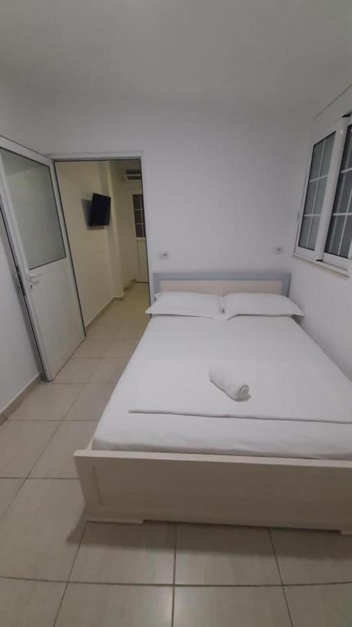 Amber Apartments ساراندا الغرفة الصورة